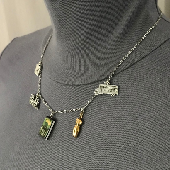 Mixed-up Files of Mrs. Basil E. Frankweiler by Konigsburg Handmade Book Necklace - Picture 5 of 15